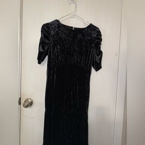 Elegant Midi Black Velvet Dress